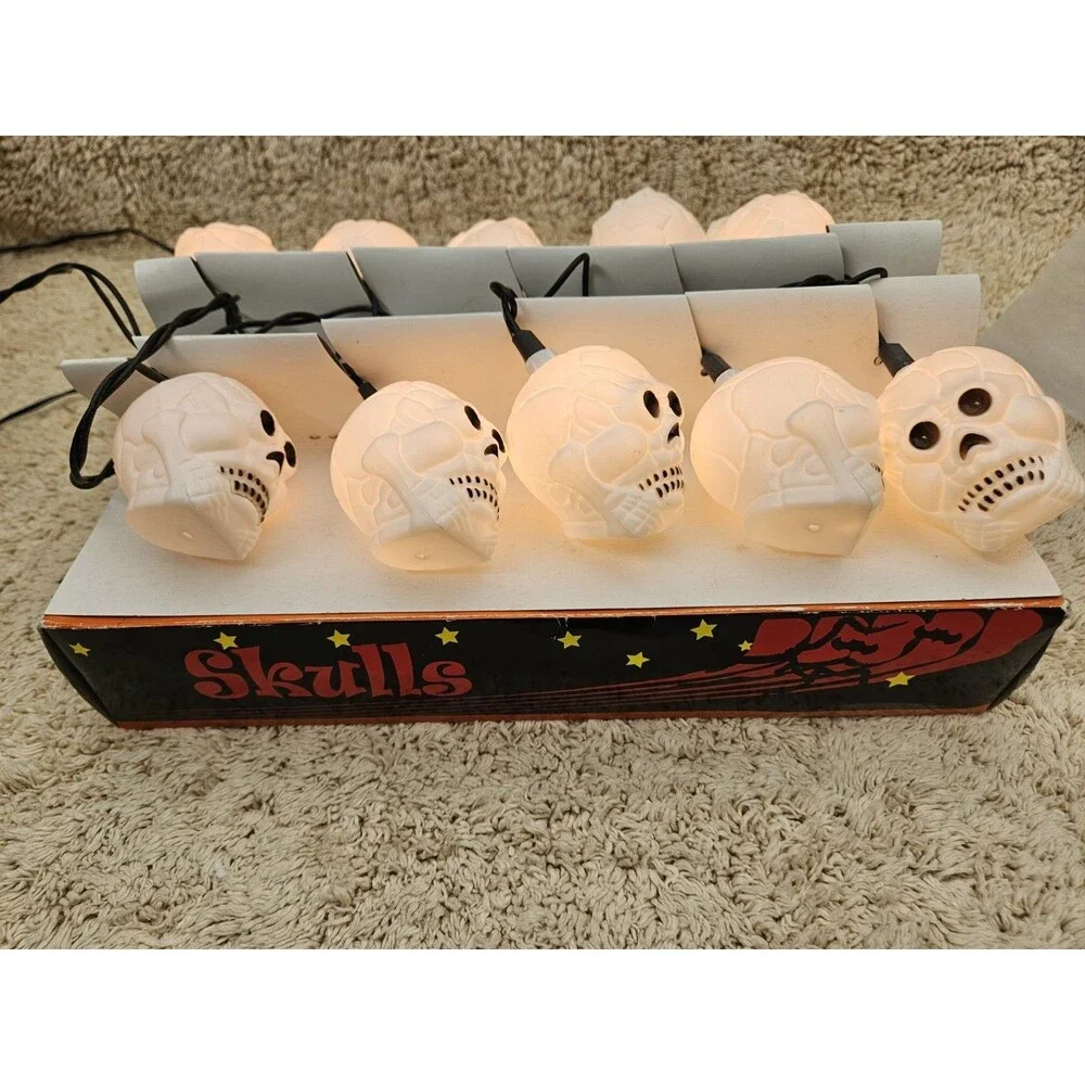 Vtg Halloween String Light Set of 10 Blow Mold Skeleton Skulls w/Box Tested Work
